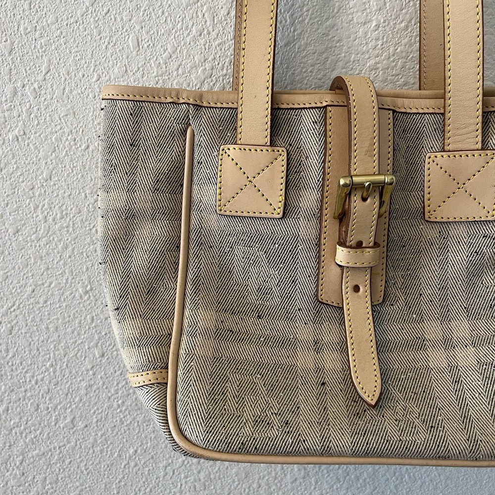 Vintage Dooney & Bourke Women's Purse Bag Beige Tan Plaid Leather Trim Chic Cute - Picture 2 of 16
